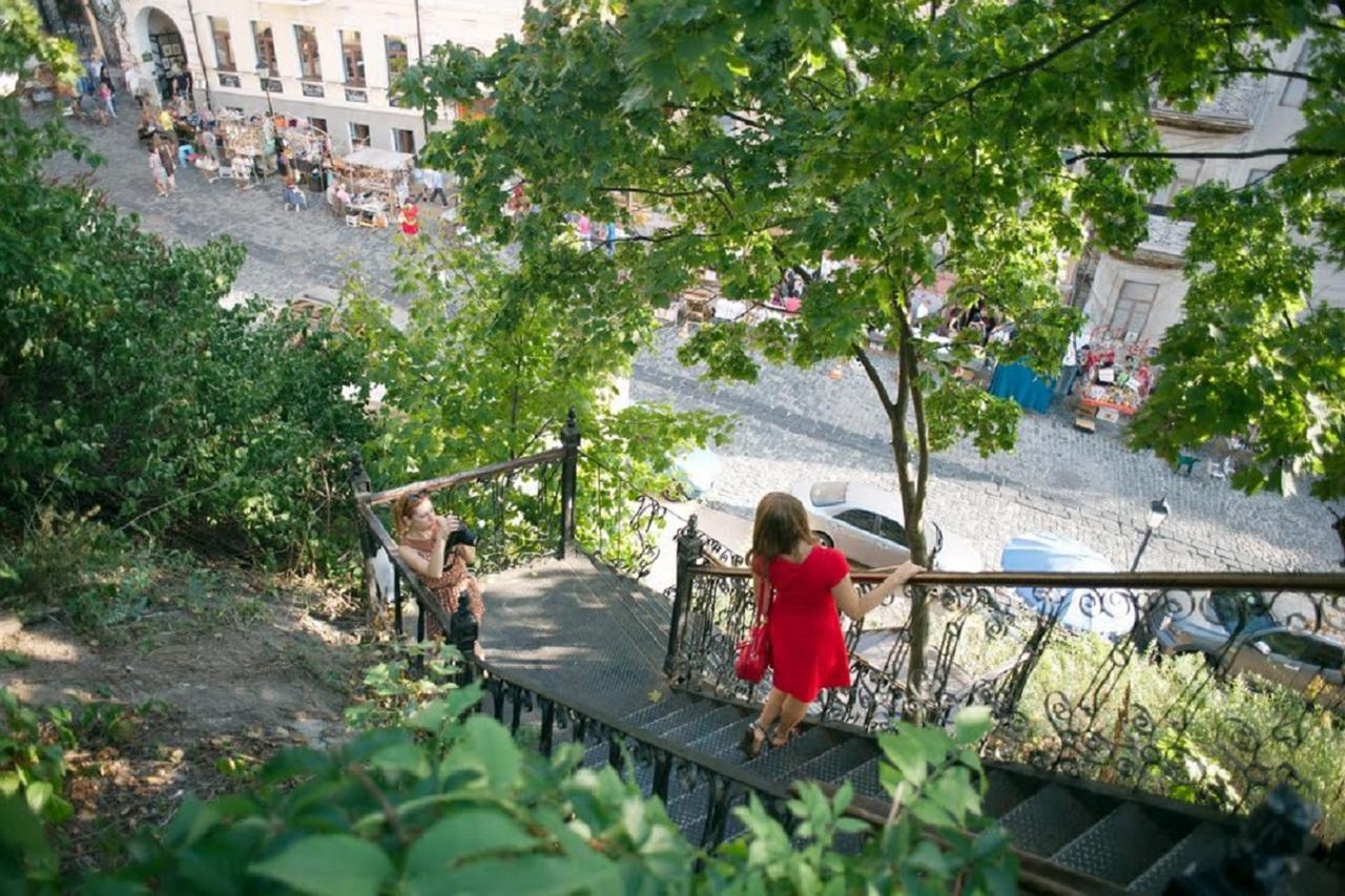 Podil Apart Near Poschtova Square History Center キエフ エクステリア 写真